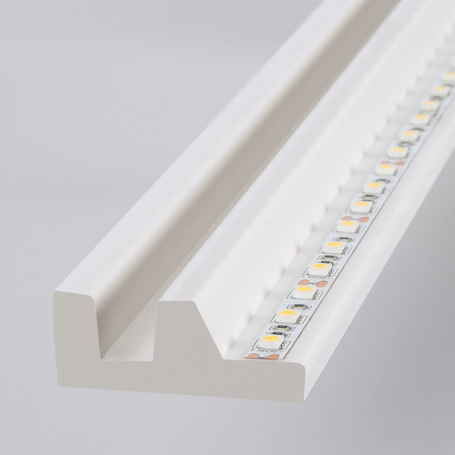 Plinthe LED : Éclairage moderne et esthétique pour tout intérieur